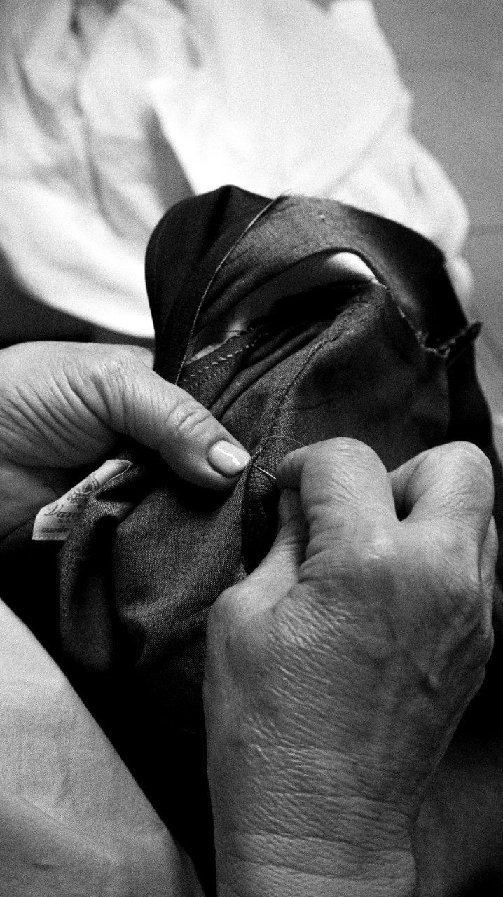 How to Recognize a Handmade Shirt: A Guide to Sartorial Excellence