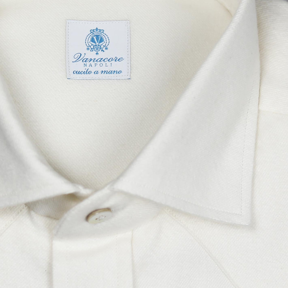 Hand-Sewn Shirts vs. Industrial Shirts: Why Choose Artisan Craftsmanship?