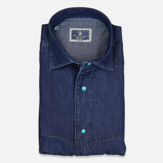 Camicia in denim blu scuro con giogo curvo